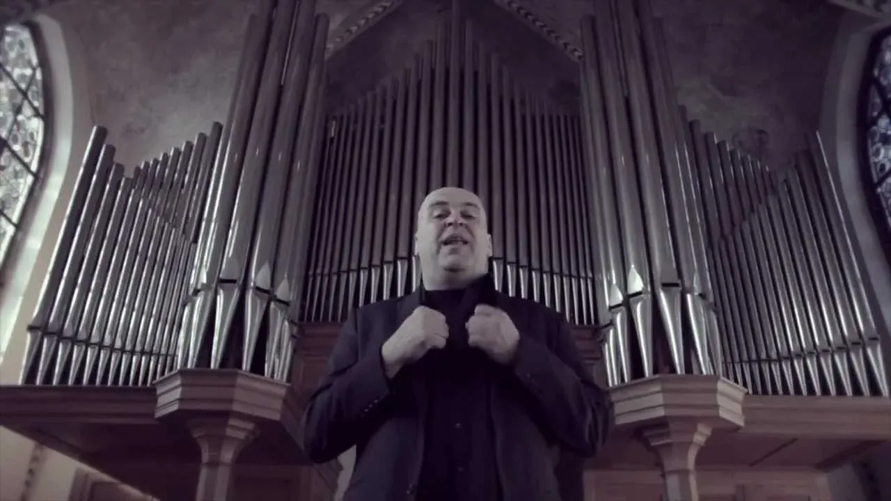 Videostill van "JP Joosten — Verstild in stein" door Jacques-Paul Joosten